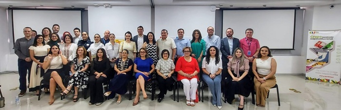 personas integrantes del grupo que coordinó la consulta infantil en Sonora