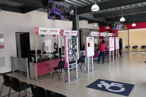 interior de las instalaciones de un módulo del INE en Michoacán