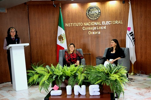 foro “Tu INE en el extranjero” celebrado en Oaxaca