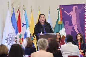 Guadalupe Taddei participando en la Conferencia Ordinaria de la Asociación de Magistradas Electorales