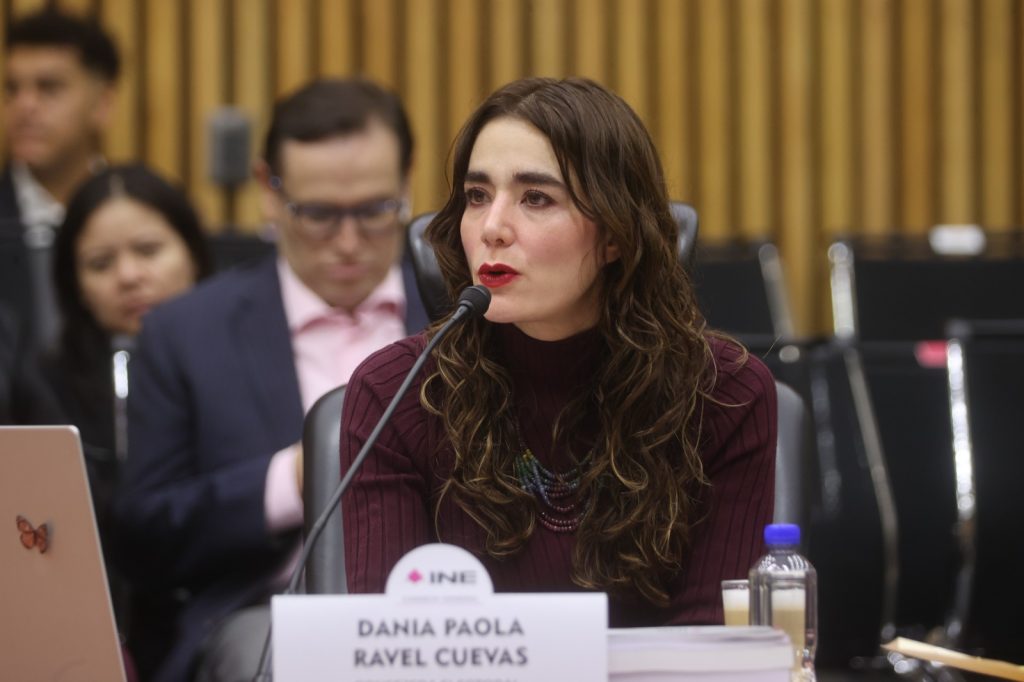 Dania Ravel Cuevas, Consejera Electoral en su participación en la sesión.