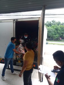 Instituto Nacional Electoral reune y entrega víveres para personas damnificadas en Veracruz_