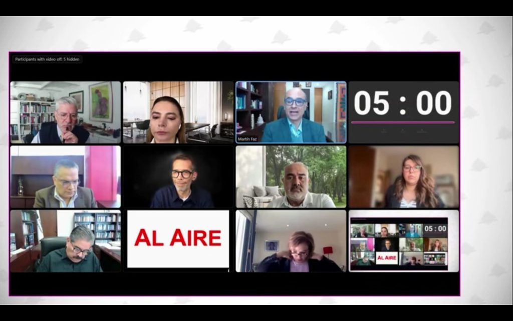 Pantalla con recuadros de las personas participantes en el evento.