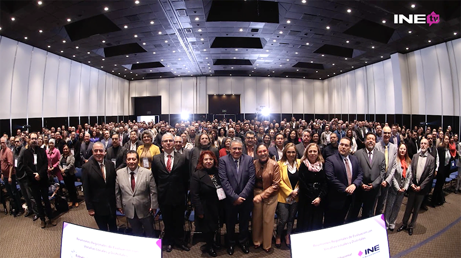 Foto grupal de la Cuarta Reunión de Vocalías Locales y Distritales