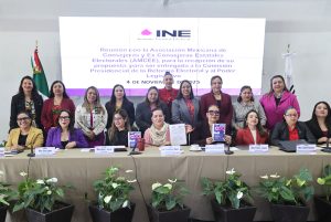 Foto grupal de la Reunión INE-AMCEE