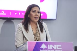 Consejera Electoral Claudia Zavala Feria del Libro INE