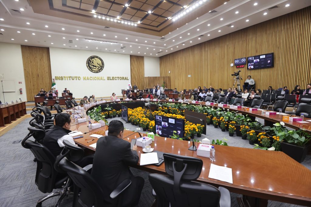 Toma del salón de sesiones del INE