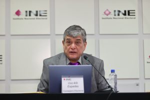 Ucc-Kib Espadas Ancona Consejero en su participación en la conferencia.