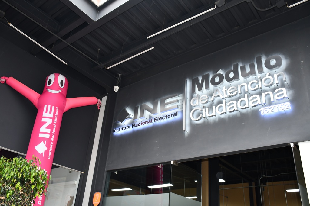 letrero de un módulo de atención ciudadana del INE en el Estado de México