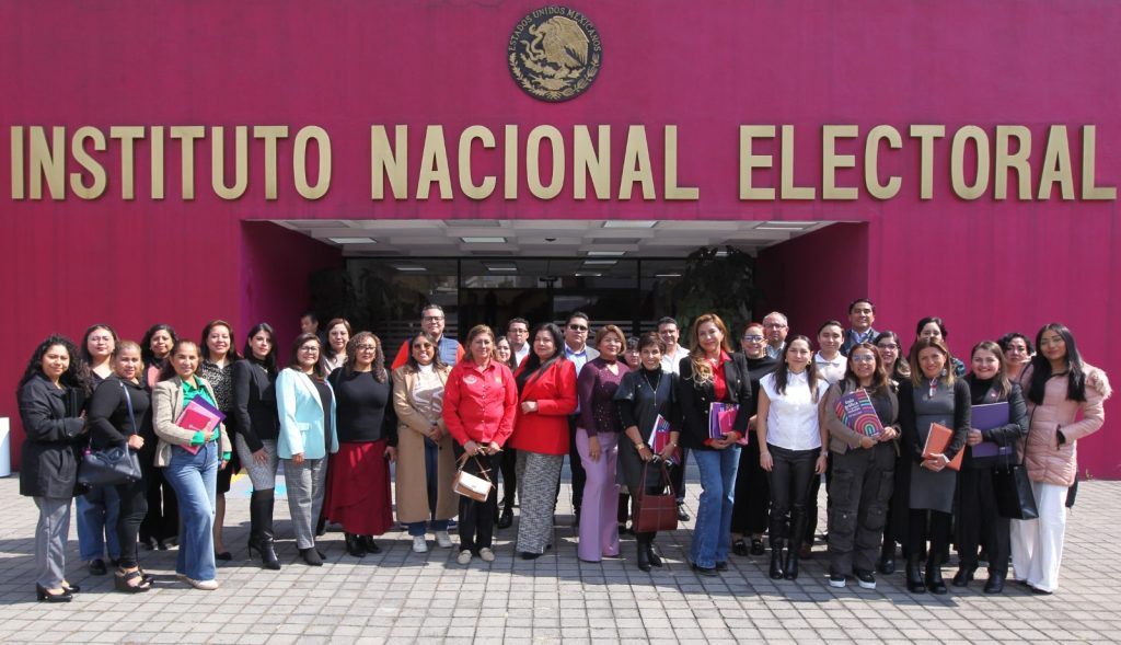 Participantes de la capacitación de participación política de la mujer