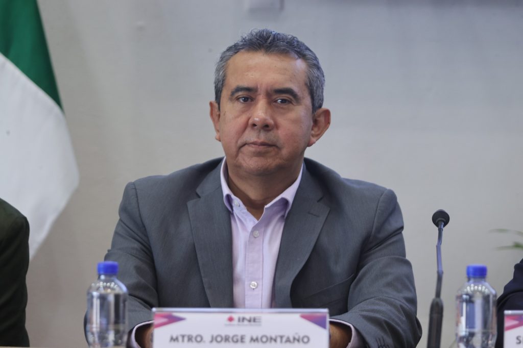 Jorge Montaño Ventura, Consejero Electoral del INE en su participación en el evento.