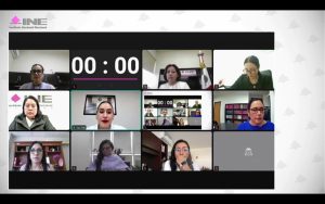 Pantalla con los recuadros de las personas participantes en el evento.