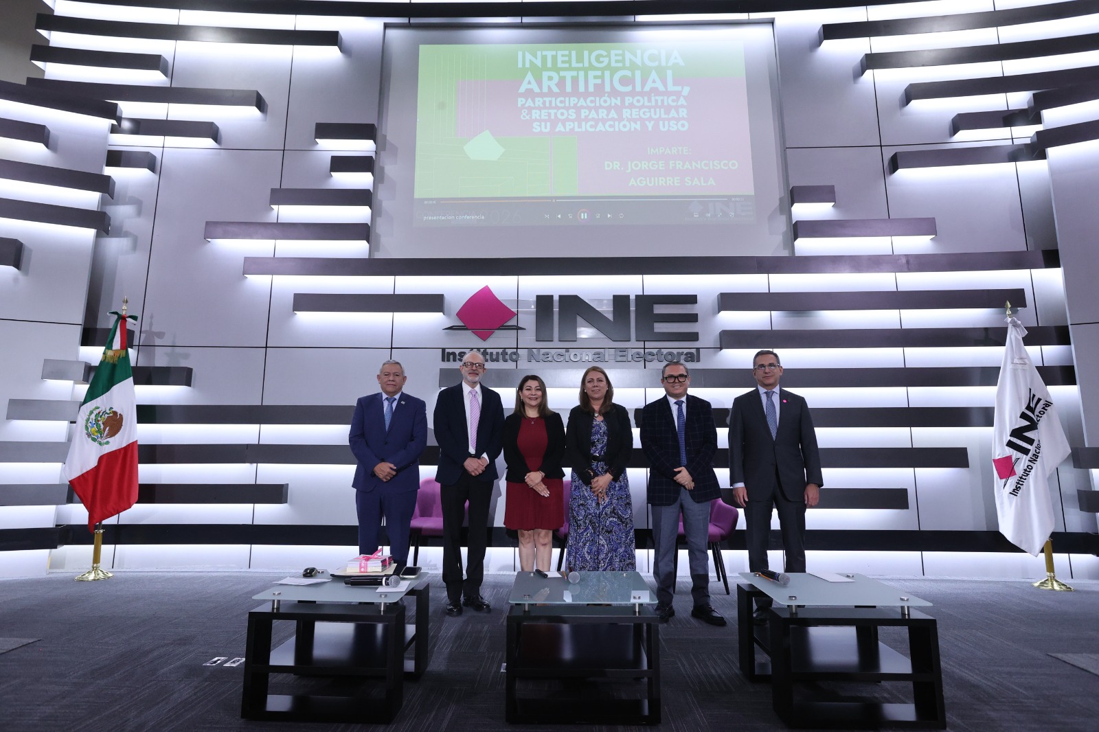 Participantes en la conferencia, Inteligencia Artificial Participación Política