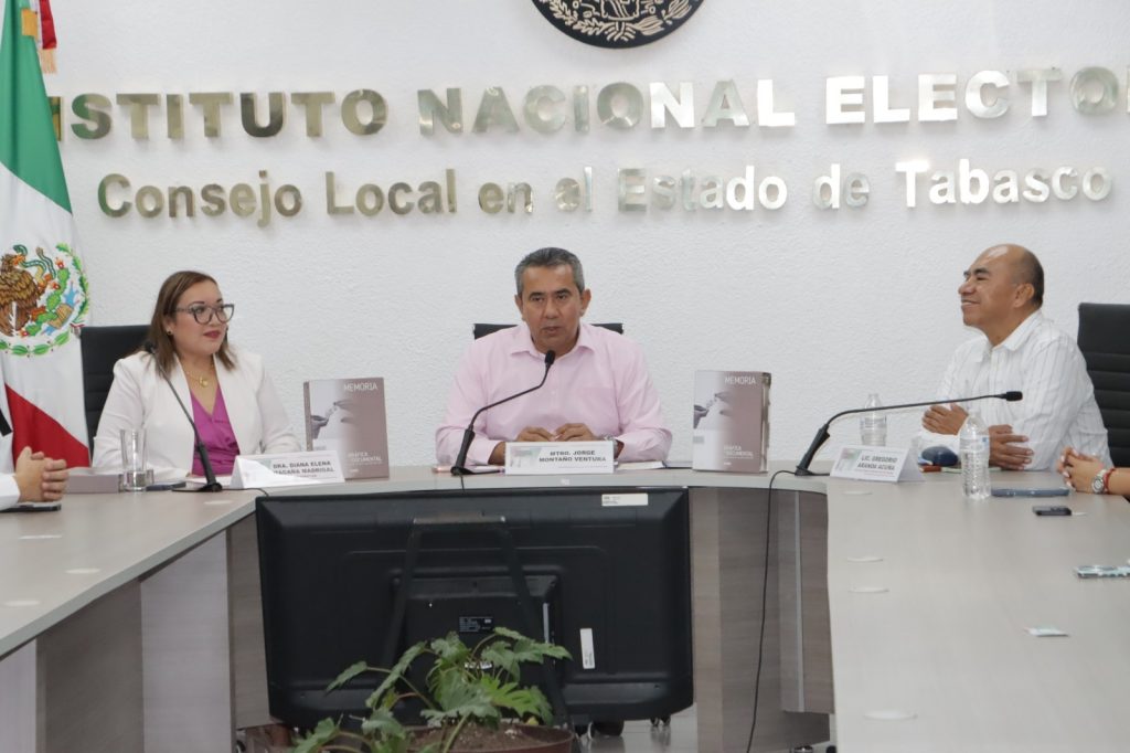 Jorge Montaño en vista de trabajo en el Consejo Local de Tabasco