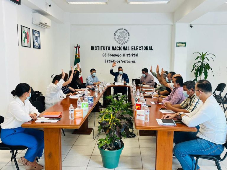 IEE de Veracruz en sesión