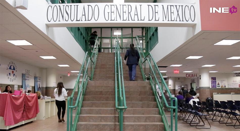 Imagen de las escaleras de un consulado de México en Estados Unidos