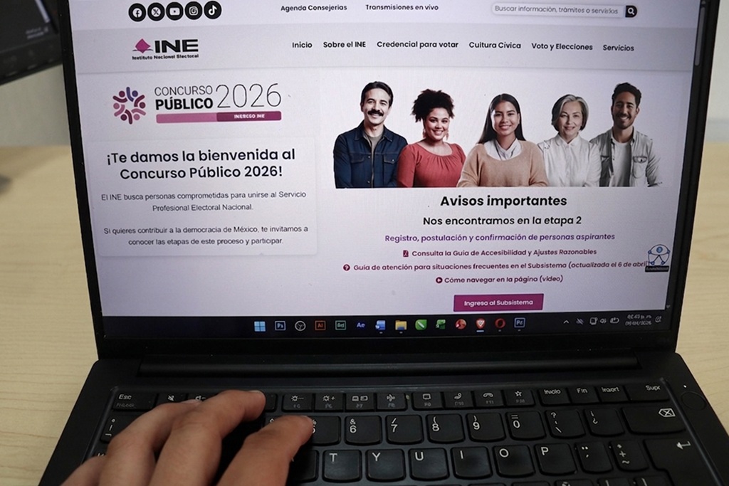 pantalla de computadora con la convocatoria de ingreso al SPEN 2026