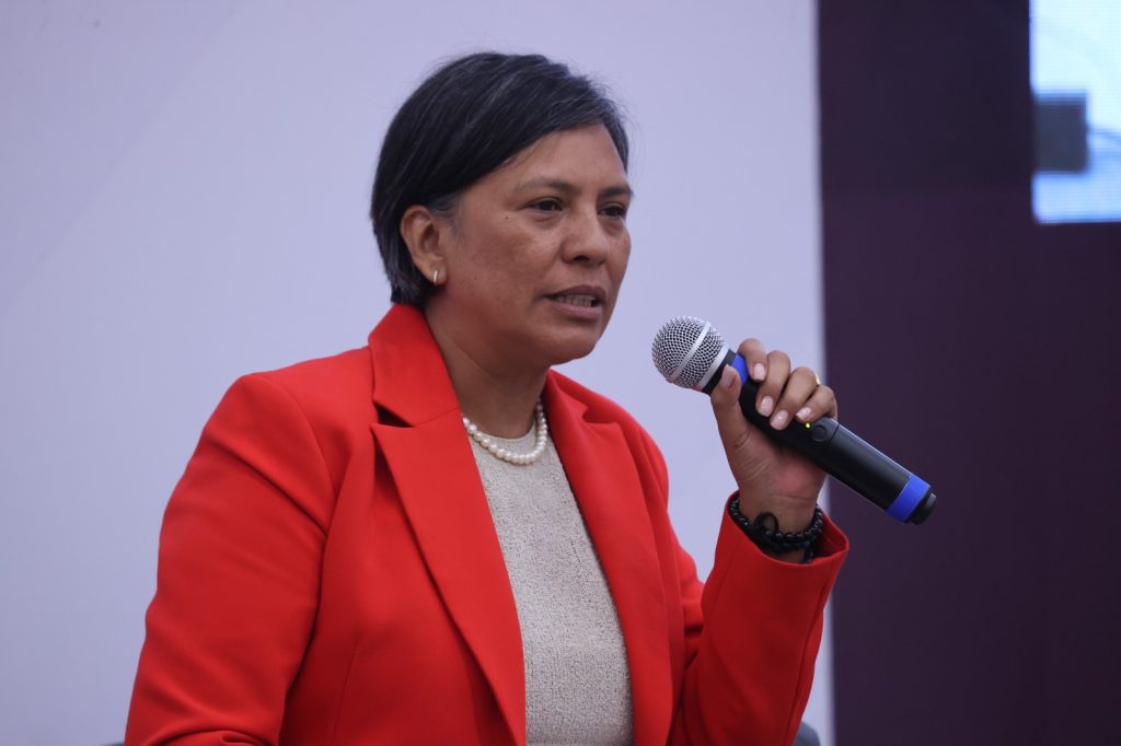 Norma Irene De La Cruz Magaña, Consejera Electoral del INE participando en el evento.