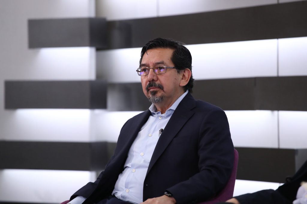 Arturo Manuel Chávez López, Consejero Electoral participando en el evento.