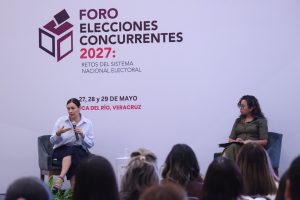 Intervención de la Consejera Blanca Cruz García durante la mesa de trabajo