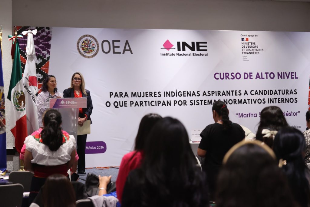 Consejeras Rita López y Frida Gómez en el curso de alto nivel 2026