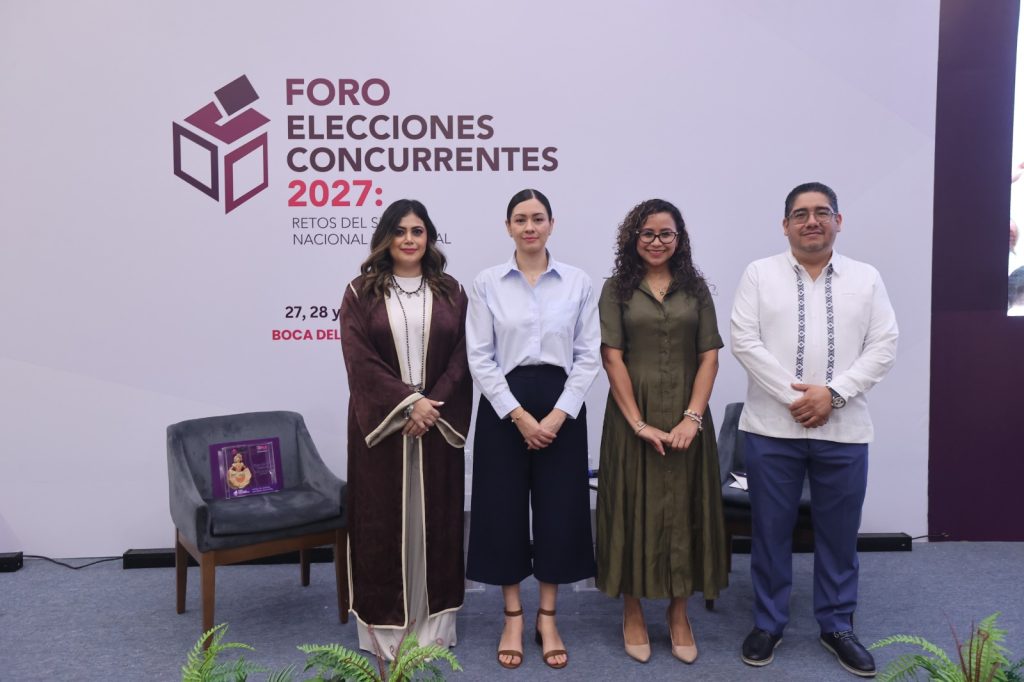 Panelistas del tema “Convenios de colaboración y coordinación entre el INE y los OPLE´s