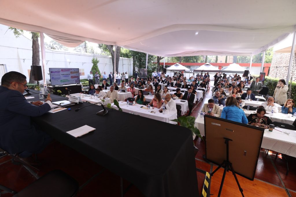 Asistentes al evento EmocionES INE