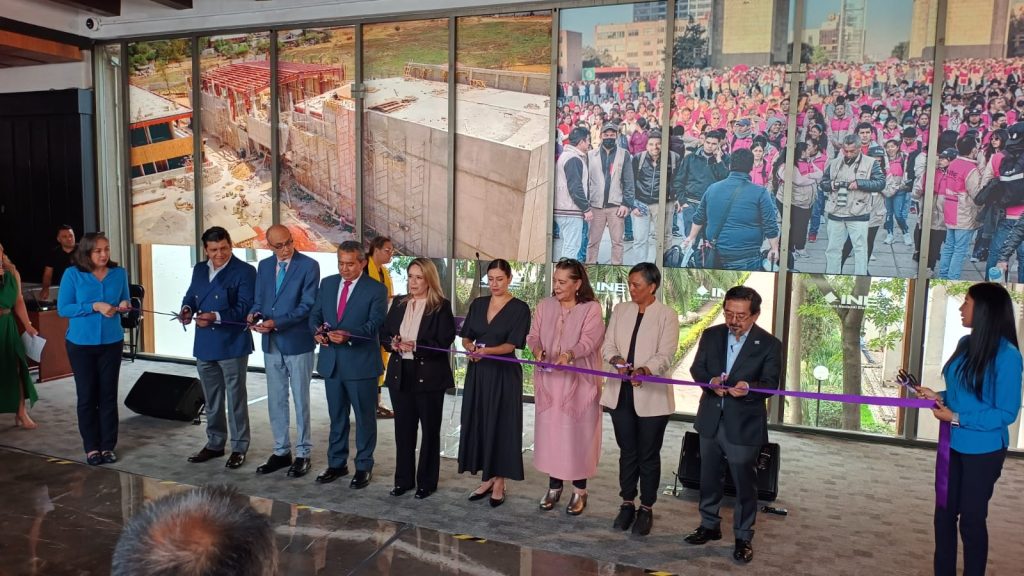 Inauguración de la exposición fotográfica Emociones INE
