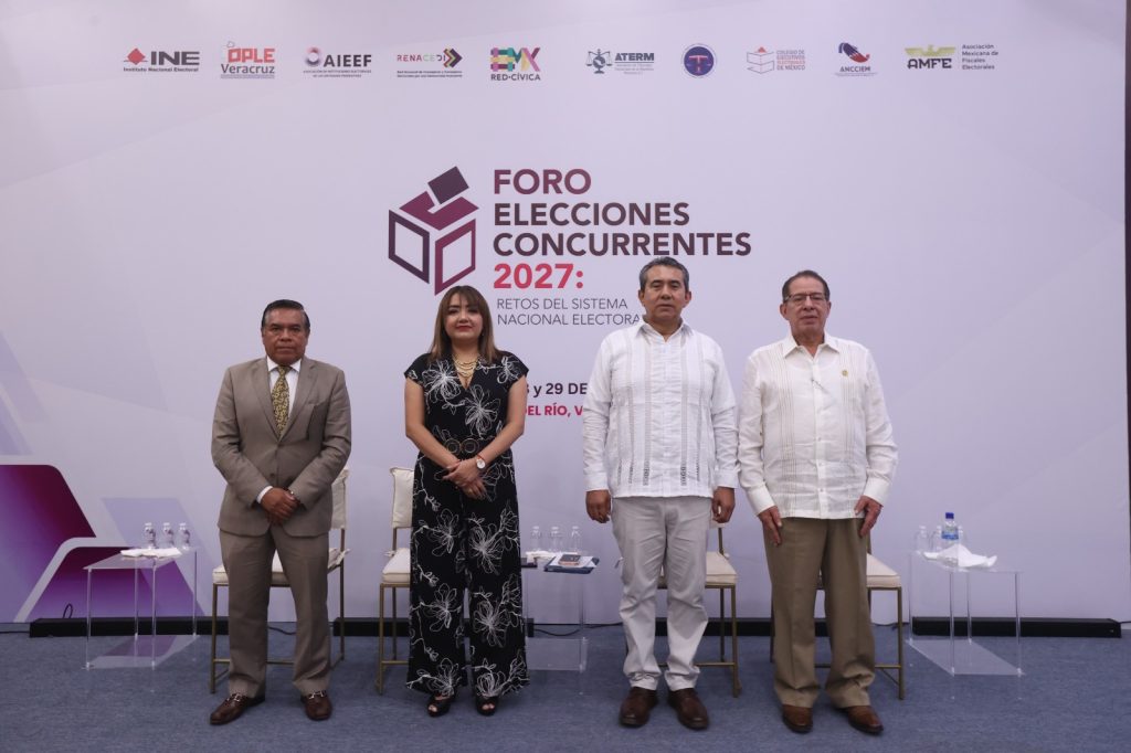 Panelistas del Foro Elecciones Concurrentes 2027