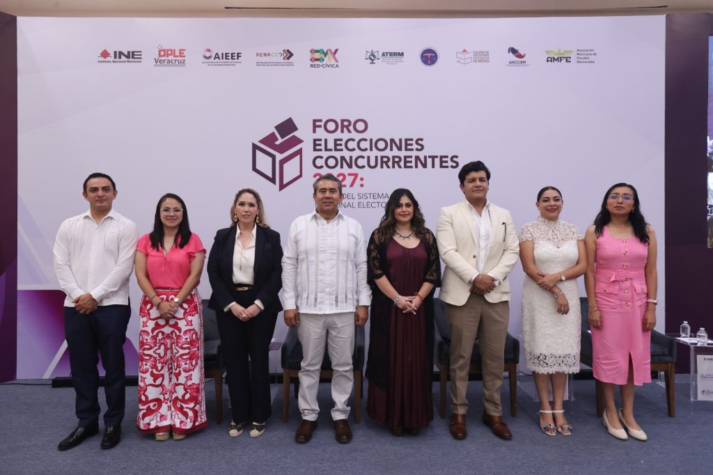 Panelistas de la Mesa 1 del Foro Elecciones Concurrentes 2027