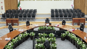Salón de sesiones del INE