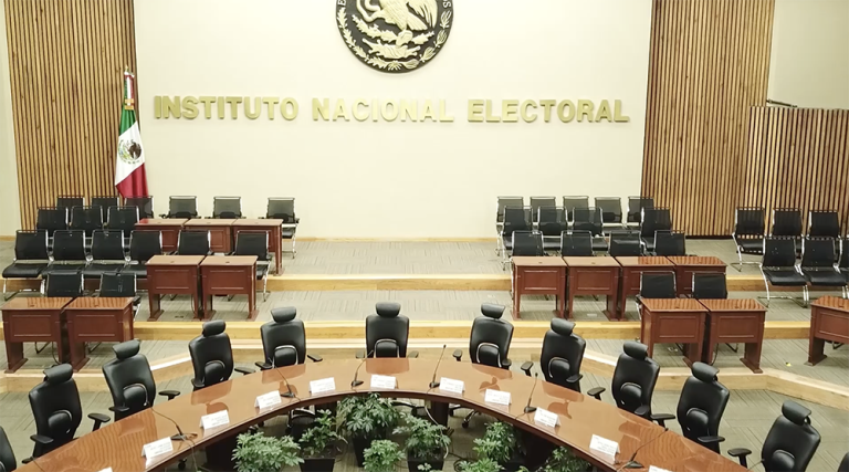 Vista del salón de sesiones del INE