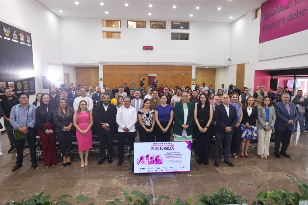 Foto grupal del tercer día de la Semana de Ejecución de Convenios con Asociaciones Electorales