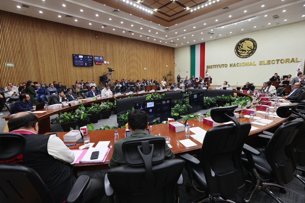 Salón de sesiones de ls oficinas generales del INE