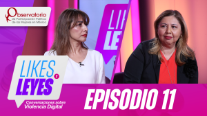 Dos mujeres viéndose una a la otra