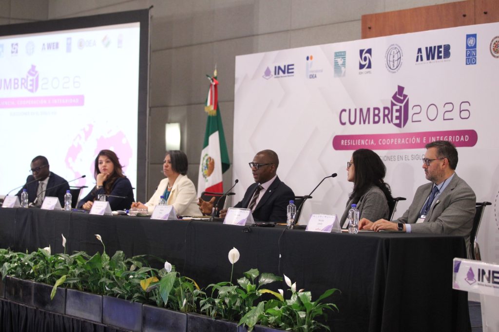 Norma De La Cruz en el panel principal de la Cumbre 2026, Resiliencia, cooperación e integridad