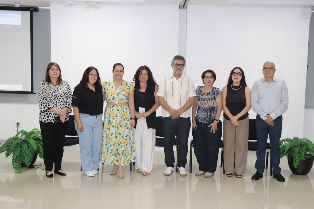 Ganadoras JLE Concurso INE Sonora Aurora Ángeles Dessens Arenas; Alexis Madian Moreno Escalante; Gabrila Robles Garrido.