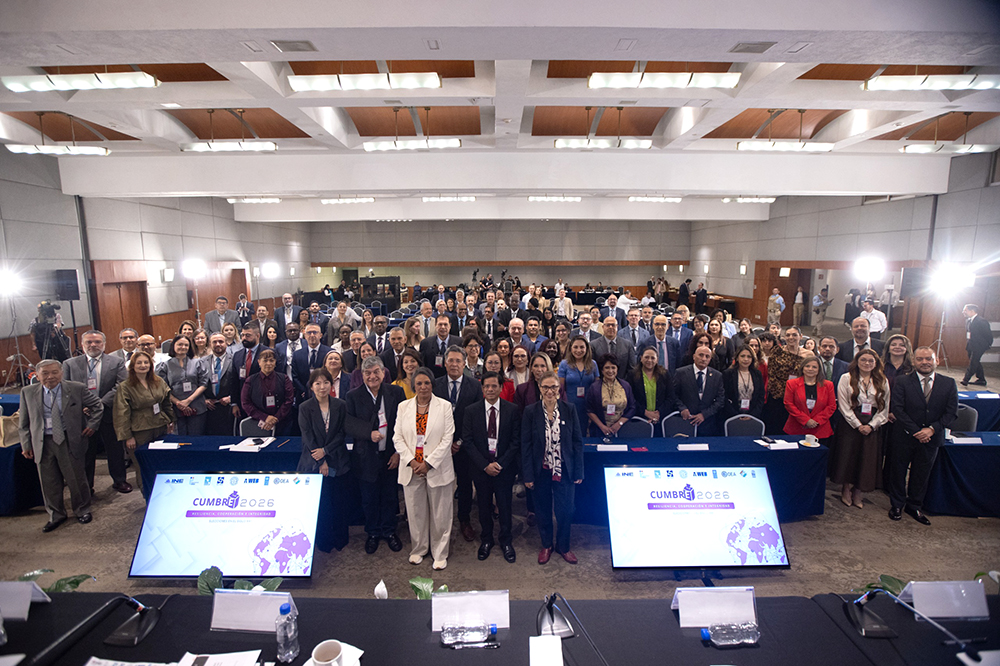Foto grupal de la Sesión Inaugural Cumbre 2026 Elecciones en el Mundo