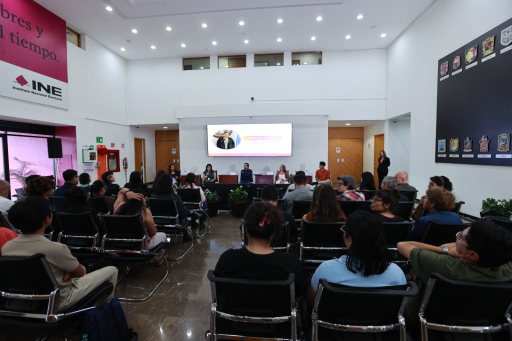 El Consejero Arturo Chávez en el Conversatorio de cierre del Encuentro de Saberes y Diversidades
