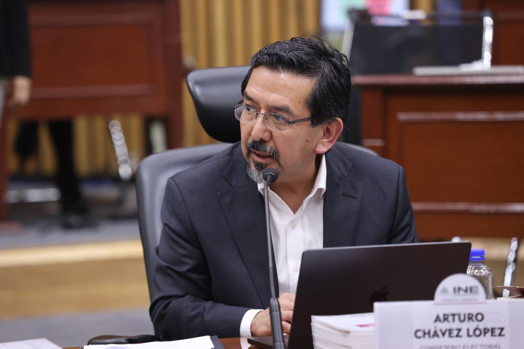 Arturo Chávez, Consejero Electoral