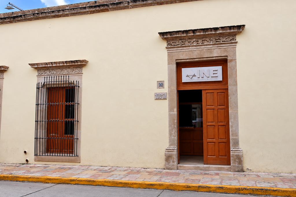 fachada antigua de una casa