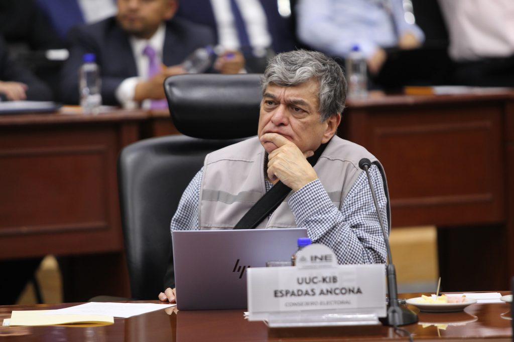 Consejero Electoral, Uuc-kib Espadas