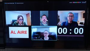 Cuatro personas en reunión virtual, vía Zoom de la Comisión de Quejas y Denuncias